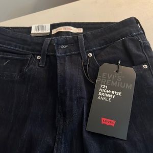 New Levi’s jeans, 721 high rise skinny ankle
